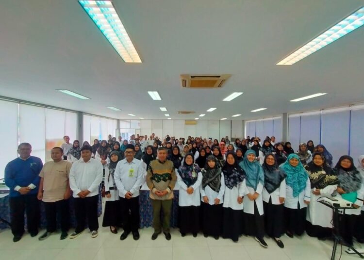 Tingkatkan Kompetensi, Guru Bahasa Indonesia MTsN 6 Bantul Ikuti Bedah Kisi-Kisi TKA Bersama Prof. Anwar 46 MTsN 6 Bantul