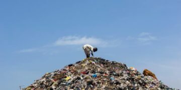 Manusia yang Kalah oleh Sampahnya Sendiri