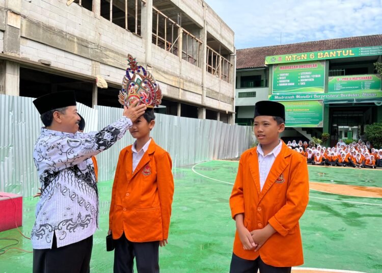 Kepala MTsN 6 Bantul Mahkota King Reader De’Talenta Lib 46 MTsN 6 Bantul