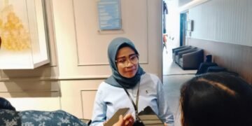 Endang Patmintarsih Kepala Dinas Sosial DIY ketika menjelaskan tentang kondisi siswa Sekolah Rakyat di Yogyakarta kepada awak media (Yusuf)