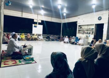 Menghadirkan Pembelajaran Kitab yang Berdampak bagi Masyarakat : Mahasiswa/i KPM 07 UIN SUNA Lhokseumawe ikut serta dalam Pengajian Rutin di Gampong Lhok Jok. 46 IMG 20251120 WA0016 2