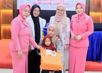 Hari Anak Sedunia, Bhayangkari Barru Peduli Stunting!