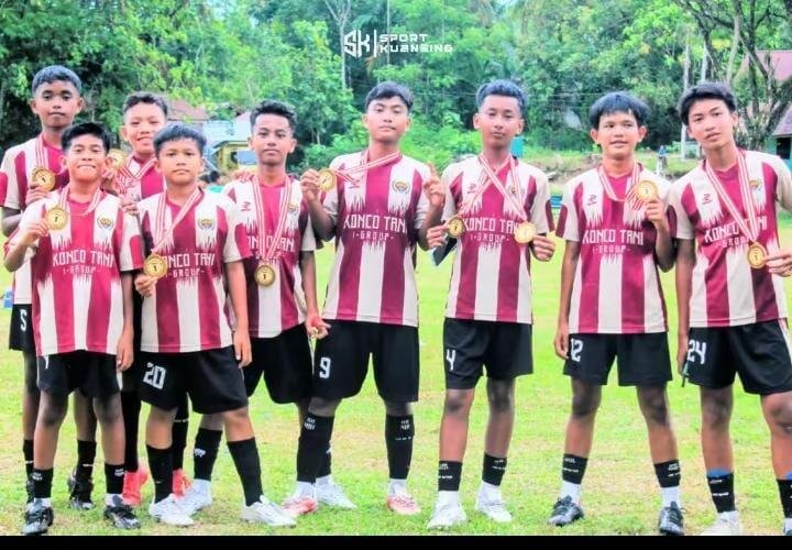 SSB U 13 PSPN Berhasil Meraih Juara pada Festival Sepak Bola Usia Dini Anniversary GTSS (Gajah Tunggal Soccer School Lubuk Jambi) yang ke-IV 46 TEAM PSPN U-13 SAAT MENERIMA HADIAH JUARA 1