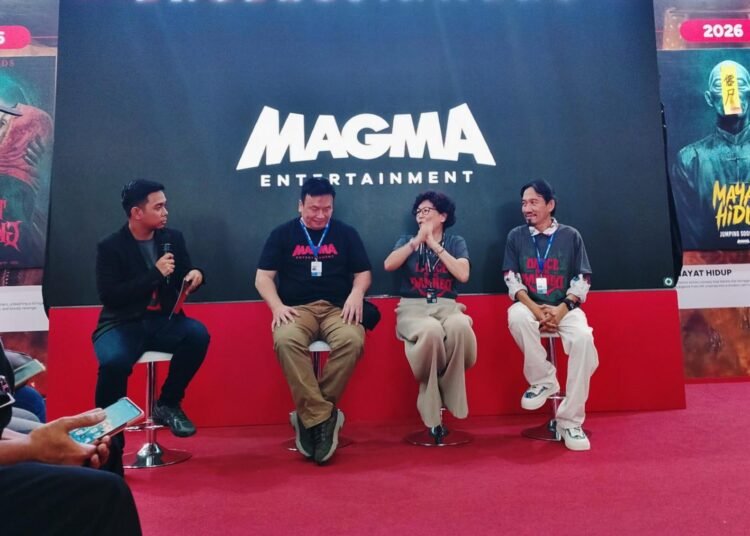 Charles Gozali dan Linda Gozali ketika mengumumkan dua proyek filmnya di tahun 2026 dan tahun 2028 di Both Magma Entertainment JAFF Market (Yusuf)