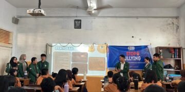 Gambar 1. Sosialisasi perundungan di kelas 7 A SMP Sultan Iskandar Muda