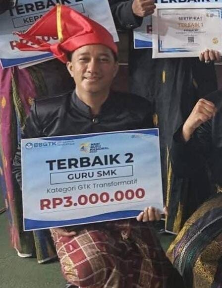 Kepala dan Guru SMKN 3 Soppeng Ukir Prestasi di GTK 2025