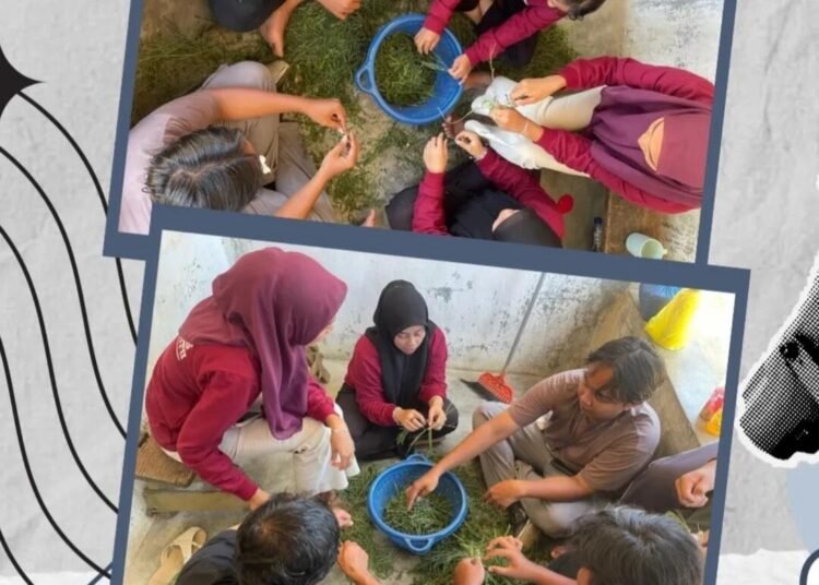 Mahasiswa Universitas Labuhanbatu Agroteknologi Membuat Pupuk Organik POC dari Daun Lamtoro 46 Oplus_131072