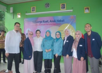 Keluarga Kuat, Anak Hebat: Universitas Al-Azhar Indonesia dan Yayasan Sahabat Sekar Mekar Gelar Program Pengabdian Masyarakat Penuh Inspirasi di Jakarta Selatan 46 Imas Maslahul Islahiah Pakar Narasumber Pembicara Parenting Islami di Bekasi Jakarta Depok Bogor 2