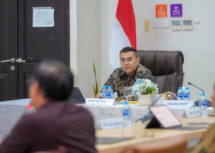 Dalam Monev Layanan Pertanahan, Wamen Ossy Instruksikan Percepatan Penyelesaian Berkas Masyarakat 46 SnapInsta.to 574387877 17899030953325513 6479174177069073573 n