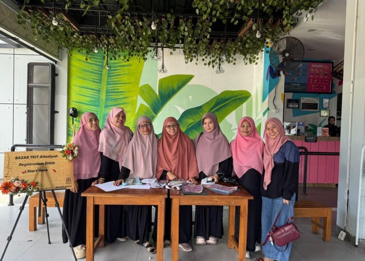 Komite TKIT Al-Fadiyah Lakukan Bazar di Outlet Mie Gacoan 46 WhatsApp Image 2025 11 01 at 17.40.30