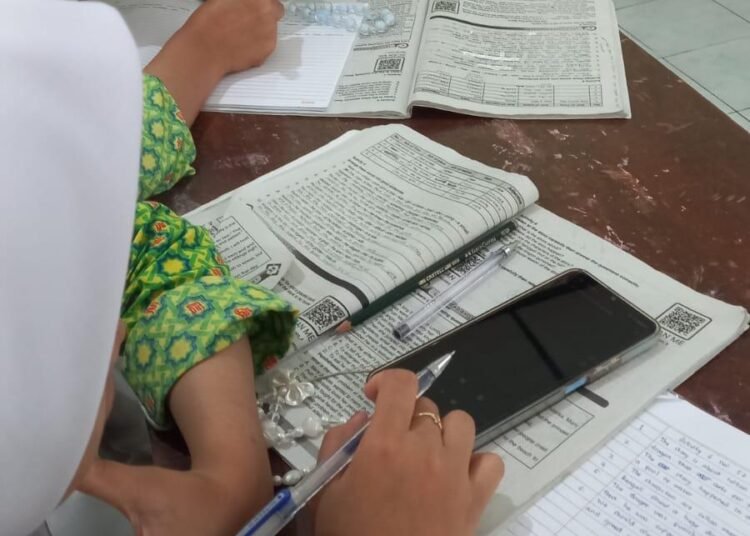 Grade VIII Students of MTsN 6 Bantul Use Barcodes to Learn Narrative Texts 46 WhatsApp Image 2025 11 05 at 09.35.25