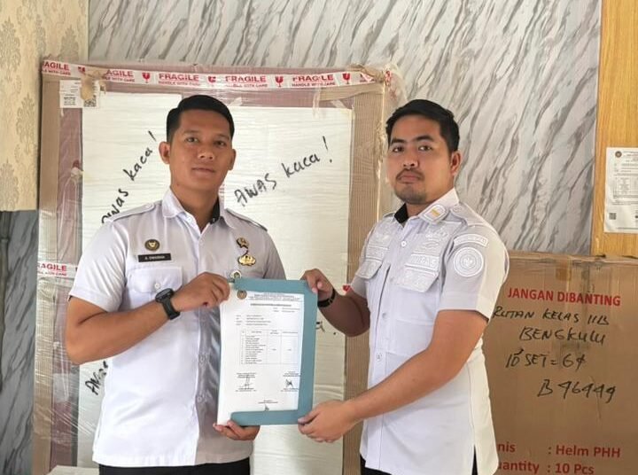 Dukung Tugas Pengamanan, Subsi Pengelolaan Rutan Bengkulu Serahkan Sarpras kepada KPR 46 Rutan Bengkulu