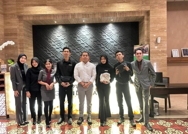 Belajar Profesionalisme dari Garis Depan: Pengalaman Magang di Front Office Hotel Grandhika Pemuda Semarang 46 WhatsApp Image 2025 11 06 at 21.03.21