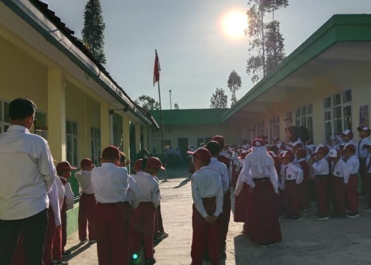 Semangat Kepahlawanan Menggema di MIS Ar-Raudhotun Nur 46 WhatsApp Image 2025 11 10 at 12.04.51