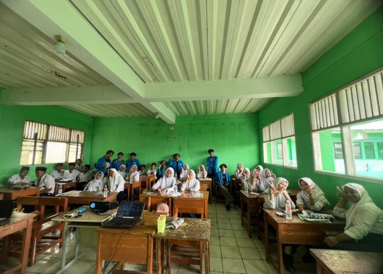 Pengembangan Website Islami Yayasan Aliyah Berbasis Next.js dengan Fitur Al-Qur’an Digital dan Waktu Shalat Otomatis 46 WhatsApp Image 2025 11 11 at 09.21.24