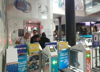 transjakarta, tap in dan tap out, mesin transjakarta,