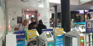 transjakarta, tap in dan tap out, mesin transjakarta,