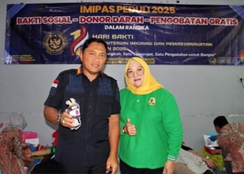 IMIPAS PEDULI 2025 : Lapas Bengkulu Ikuti Donor Darah dan Pengobatan Gratis di Kanwil Ditjenpas Bengkulu 61 Bengkulu – Dalam semangat memperingati Hari Ulang Tahun Kementerian Imigrasi dan Pemasyarakatan (Kemen Imipas) ke-1 Tahun 2025, jajaran Lembaga Pemasyarakatan (Lapas) Kelas IIA Bengkulu yang dipimpin langsung oleh Kepala Lapas, Julianto Budhi Prasetyono, turut ambil bagian dalam rangkaian kegiatan bertajuk “IMIPAS PEDULI 2025” yang digelar di Kantor Wilayah Direktorat Jenderal Pemasyarakatan Bengkulu, Kamis (13/11).