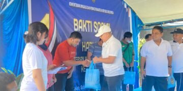 Imigrasi Sulteng Bagikan 200 Paket Bansos