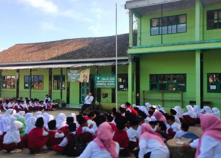 MI Hidayatul Faizien