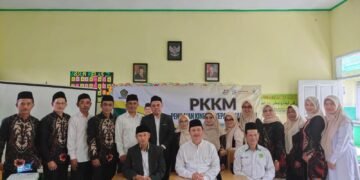 Kepala Seksi Pendidikan Madrasah, Pengawas Madrasah, dan Jajaran Kepala Madrasah KKM 4 Garut