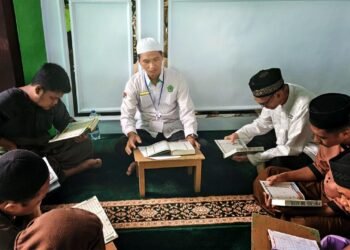Suasana Religius di Lapas Bengkulu: Warga Binaan Antusias Belajar Al-Qur’an 54 Lapas Bengkulu, Pembinaan Kerohanian, Kemenag Bengkulu, Mengaji Iqra, Literasi Al-Qur’an, Masjid An Nur, Program Pembinaan, Warga Binaan, Pemasyarakatan, Bengkulu