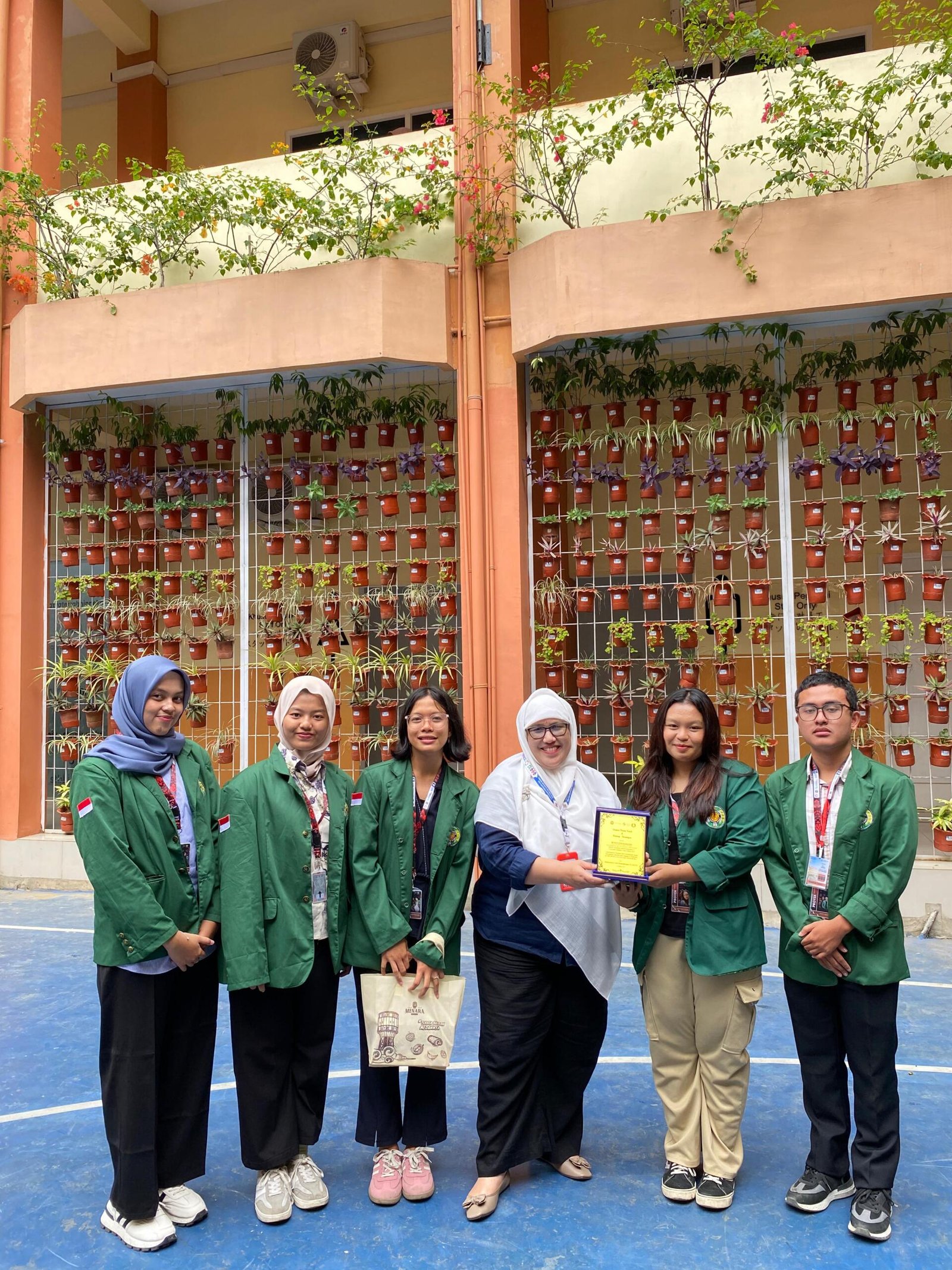 Mahasiswa USU gelar sosialisasi MKWK guna meningkatkan kesadaran anti-perundungan. 47 WhatsApp Image 2025 11 23 at 23.19.29