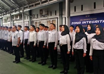 Apel Pagi Lapas Bengkulu Dihadiri Peserta Magang Kemnaker Pertama Kali 56 Lapas Bengkulu, Apel Pagi, Supian Natalis, Program Magang HUB, Kemnaker, ASN, Pembinaan Disiplin, Pemasyarakatan