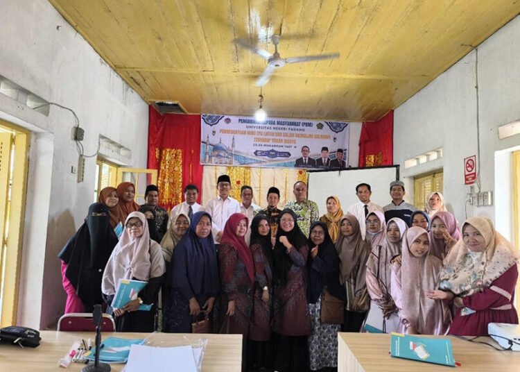UNP Gelar Pelatihan Guru TPA di Kecamatan Lintau Buo, Kabupaten Tanah Datar, Sumatera Barat 46 WhatsApp Image 2025 11 24 at 13.57.59