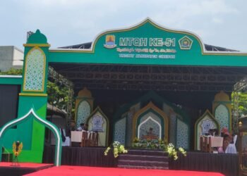 foto panggung Utama (diambil langsung saat pembukaan MTQH)