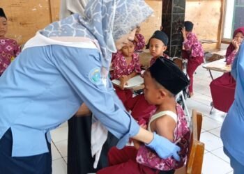 MIS Namiatusibyan dan PKM Cilimus Gelar Imunisasi Bias Untuk Wujudkan Generasi Sehat dan Tangguh 46 WhatsApp Image 2025 11 27 at 09.27.17