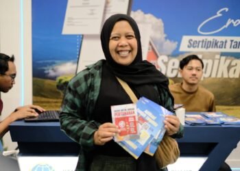 Jadi Relawan Gempa Cianjur, Ibu Eva Tergugah untuk Alih Media ke Sertipikat Elektronik 52 a7414d89 a967 454a 8536 4818eb0116c1