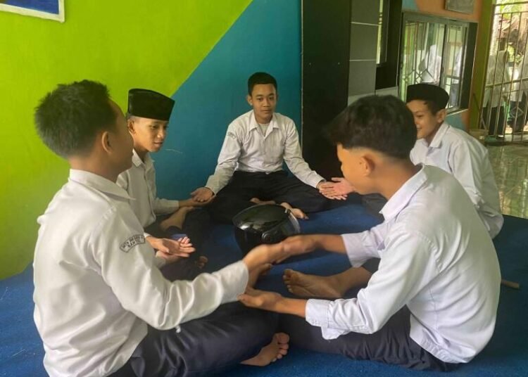 Keseruan Siswa MTs N 6 Bantul Hidupkan Waktu Istirahat dengan Permainan Tradisional 46 MTs N 6 Bantul