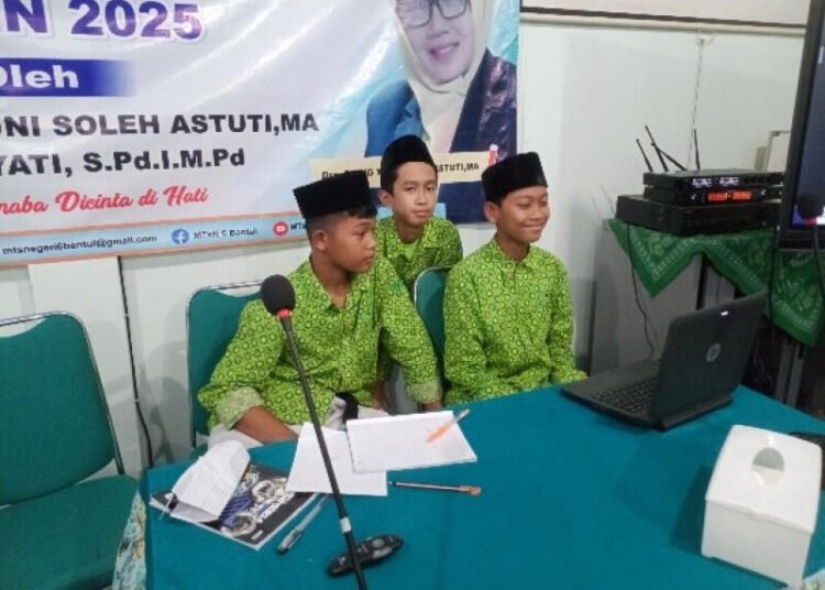 Guru Informatika MTsN 6 Bantul Dampingi Siswa 7B dalam Technical Meeting Lomba Riset 46 l 3jpg20251128152235