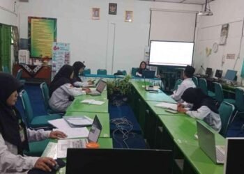 las 12 691feb2334777c142863df32