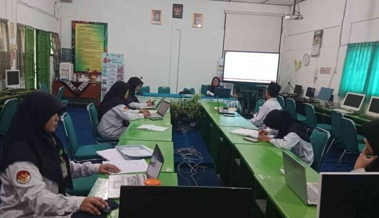 las 12 691feb2334777c142863df32