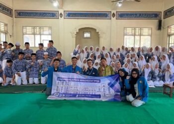 Peningkatan Literasi Digital di Era Transformasi Pendidikan Mahasiswa UNPAM Serang Bekali Siswa SMA Plus 30 Juz Moderat At-Thohiriyah Pelamunan dengan Literasi Digital Bijak dan Produktif 54 Kegiatan PKM Literasi Digital bersama siswa SMA Plus 30 Juz Moderat At-Thohiriyah Pelamunan.