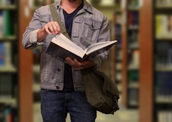 Menggugat Erosi Kritis Mahasiswa dan Absennya Kepekaan Lingkungan