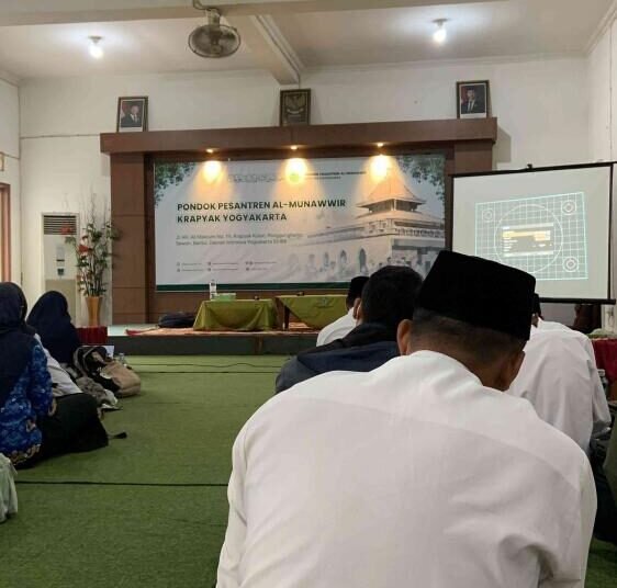 Staf TU MTs N 6 Bantul Ikuti Sosialisasi Aplikasi EMIS GTK dan EMIS "Tekankan Pentingnya Pendataan Siswa dan Guru 46 MTs N 6 Bantul