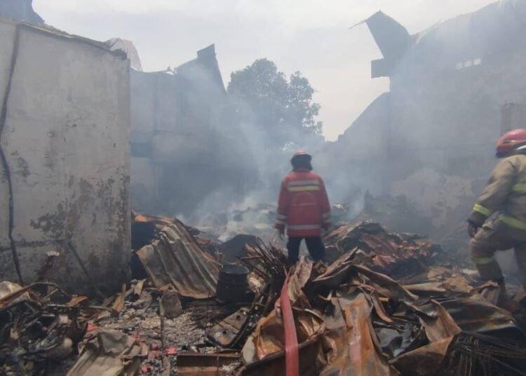 Kebakaran di Cirendeu Tangsel Diduga Akibat Korsleting Listrik 46 1000395034