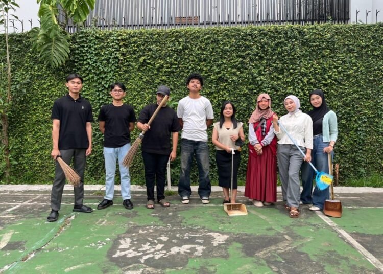 Mahasiswa UBSI Wujudkan Lingkungan Bersih Melalui Kegiatan Pengabdian Masyarakat 46 273c0543 8862 46c6 b6d2 8be7e7c640fd
