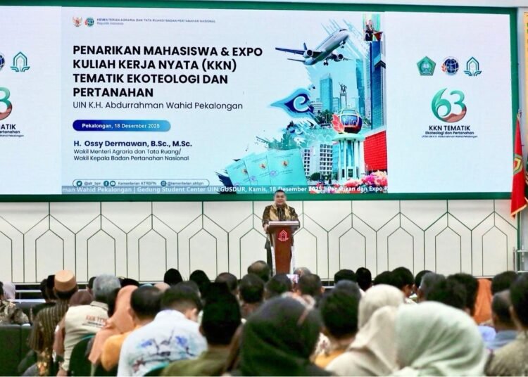 Tutup KKN Tematik Ekoteologi dan Pertanagan, Wamen Ossy Apresiasi Peran Mahasiswa dalam Pencatatan Bidang Tanah Wakaf 46 3c581dbd 0ad8 44dc a249 8b9e3c325d7b