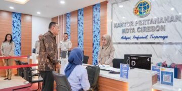 Tinjau Kantor Pertanahan Kota Cirebon, Wamen Ossy Pastikan Layanan Pertanahan Berjalan Optimal