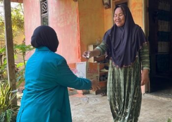 Mahasiswa KPM UIN Sultanah Nahrasiyah Kelompok 5 Cot Merbo Lakukan Galang Dana dari Rumah ke Rumah untuk Korban Banjir dan Longsor 46 galang dana banjir aceh