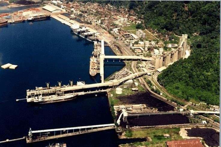 Ketika Alam Memberi Nama: Peran Tumbuhan yang Terlupakan dalam Penamaan Daerah di Sumatera Barat 46 Dermaga Pelabuhan Teluk Bayur Padang Sumatera Barat