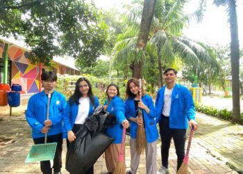 Dokumentasi Bersama Pengelola RPTRA Utama 1