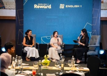 Rayakan Pencapaian 2025, English 1 Hadirkan Inovasi Berkelanjutan Melalui “English 1 Reward” 47 Marketing Director English 1, Rhea Danaparamita (paling kiri) dan mantan penyanyi cilik Tasya Kamila (tengah) saat berdiskusi di sesi talkshow di acara English 1, akhir pekan lalu.