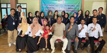 Peresmian Kegiatan Ecobrick dan Bank Sampah, Minggu (28/09/2025). (Foto: Tim PDD KKNT UNESA/Dok. KKNT UNESA 2025)