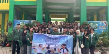 Foto bersama dengan partisipan