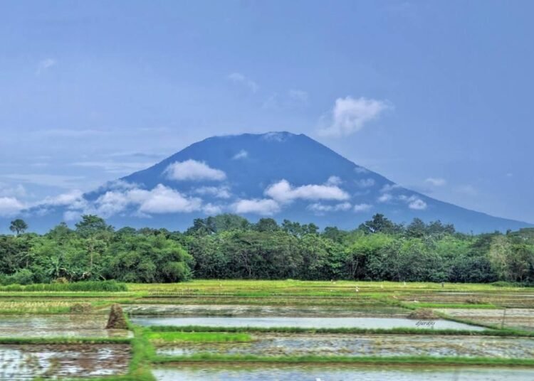 GUNUNG KARANG KABUPATEN PANDEGLANG